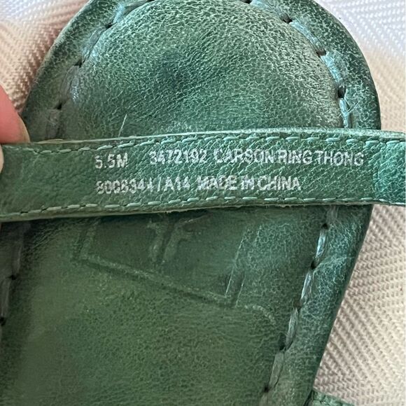 Frye Carson Ring thong sandal size 5.5 fits like 6.5 see measurements, Excellent - Picture 2 of 7